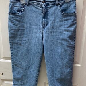 Gloria Vanderbilt casual stretch solid blue dungaree Amanda capris size 16